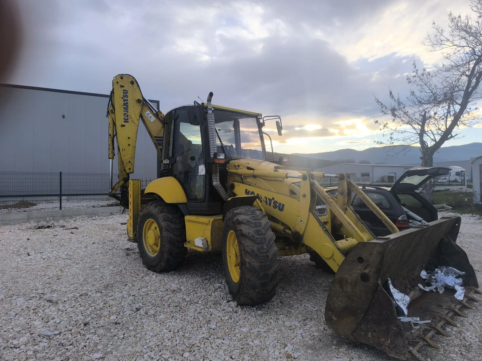 Багер Komatsu WB93S - изображение 4