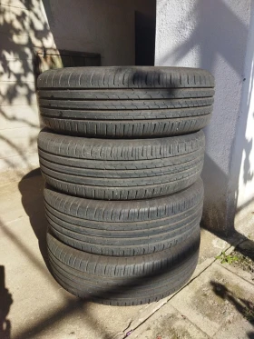 Гуми Летни 215/65R17, снимка 8