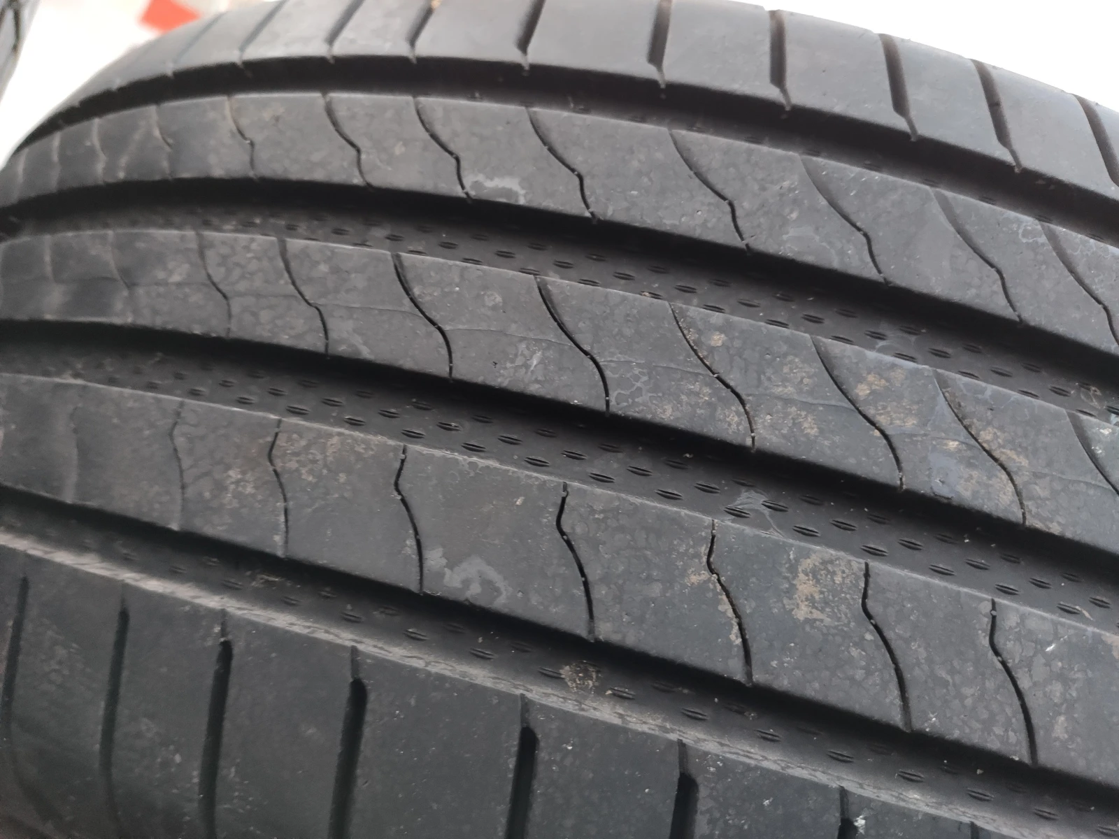 Гуми Летни 215/55R17, снимка 2 - Гуми и джанти - 55581731