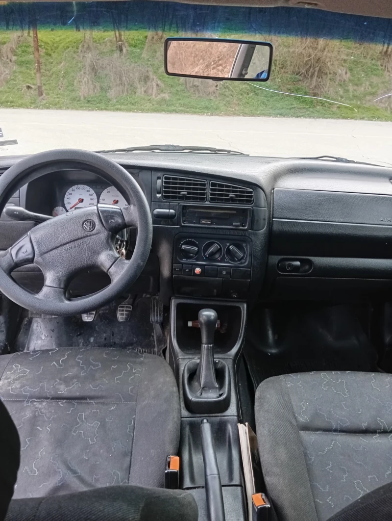 VW Golf 1.9tdi, снимка 9 - Автомобили и джипове - 49225889