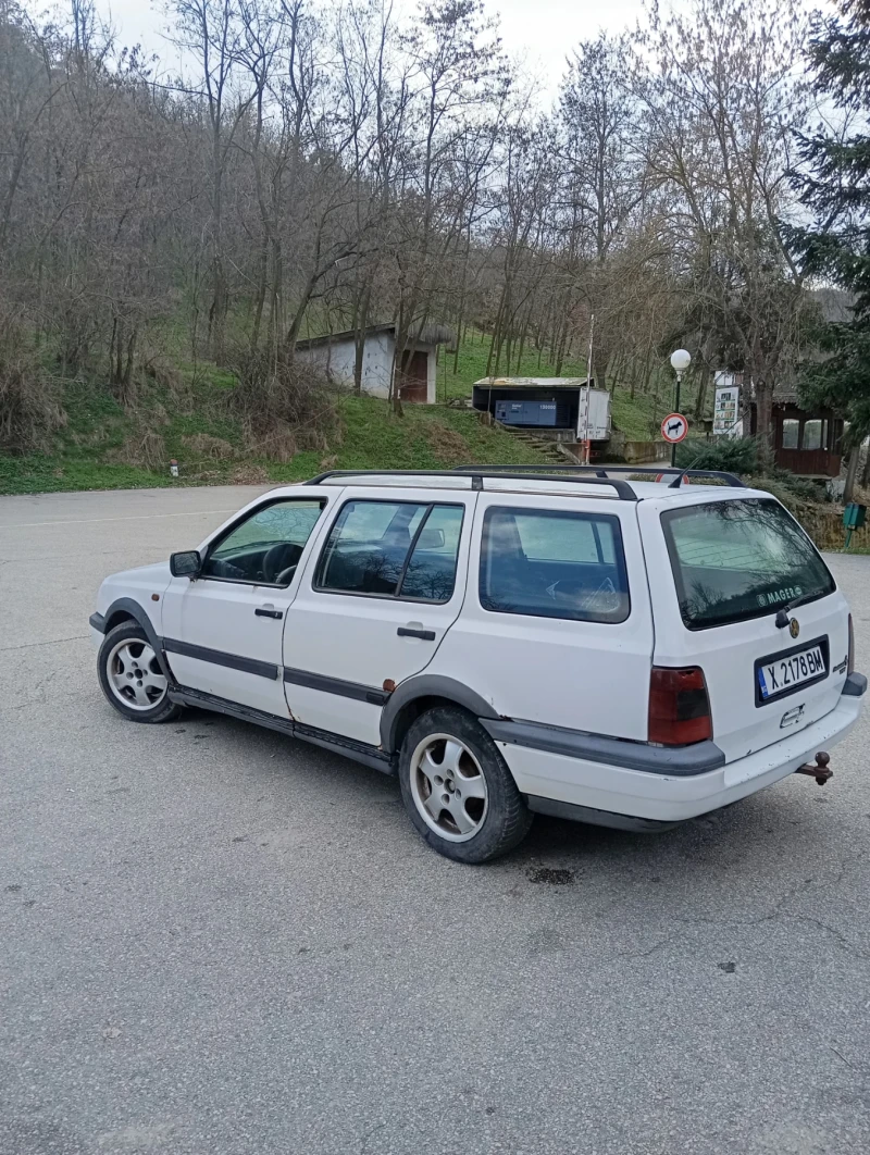 VW Golf 1.9tdi, снимка 3 - Автомобили и джипове - 49225889