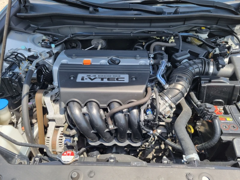 Honda Accord 2.4 201 k.c Executive Facelift ШВЕЙЦАРИЯ      , снимка 16 - Автомобили и джипове - 51072337