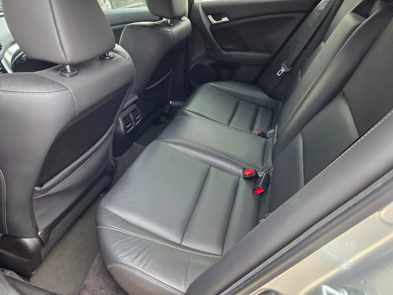 Honda Accord 2.4 201 k.c Executive Facelift ШВЕЙЦАРИЯ      , снимка 9 - Автомобили и джипове - 51072337