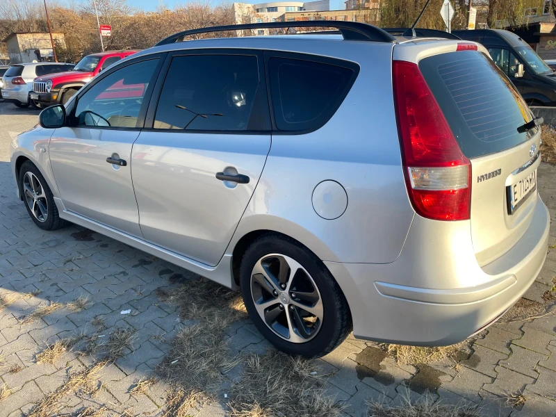 Hyundai I30 1.6 CRDI, снимка 4 - Автомобили и джипове - 52343470