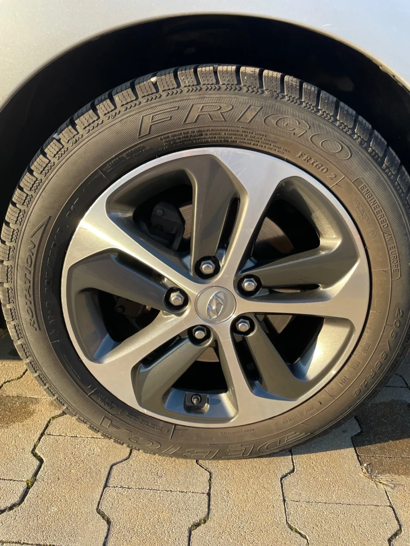 Hyundai I30 1.6 CRDI, снимка 11 - Автомобили и джипове - 52343470