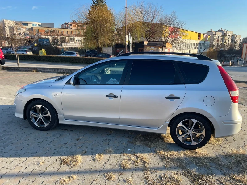 Hyundai I30 1.6 CRDI, снимка 7 - Автомобили и джипове - 52343470