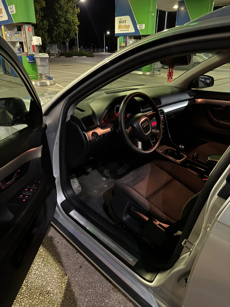 Audi A4 2.0tdi, снимка 6 - Автомобили и джипове - 52396048