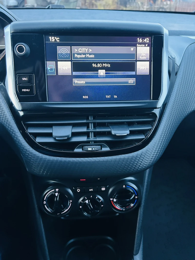 Peugeot 208 1.2* STYLE* FACE* EURO6, снимка 14 - Автомобили и джипове - 52555302