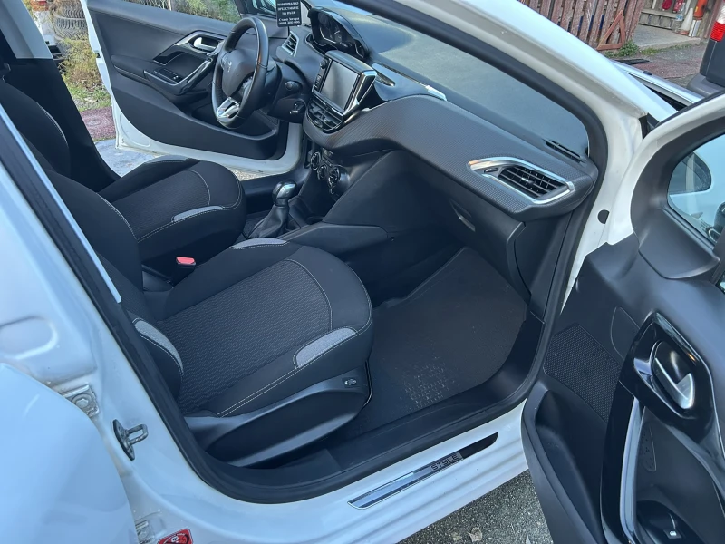 Peugeot 208 1.2* STYLE* FACE* EURO6, снимка 12 - Автомобили и джипове - 52555302