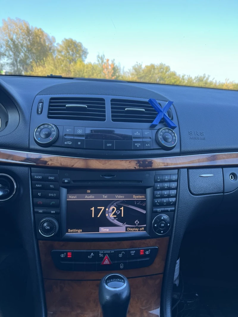 Mercedes-Benz E 200 EVO ELEGANCE, снимка 9 - Автомобили и джипове - 52851067