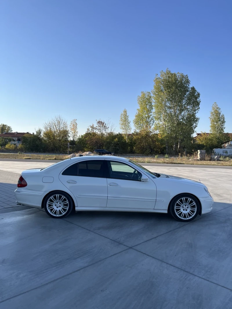 Mercedes-Benz E 200 EVO ELEGANCE, снимка 4 - Автомобили и джипове - 52851067