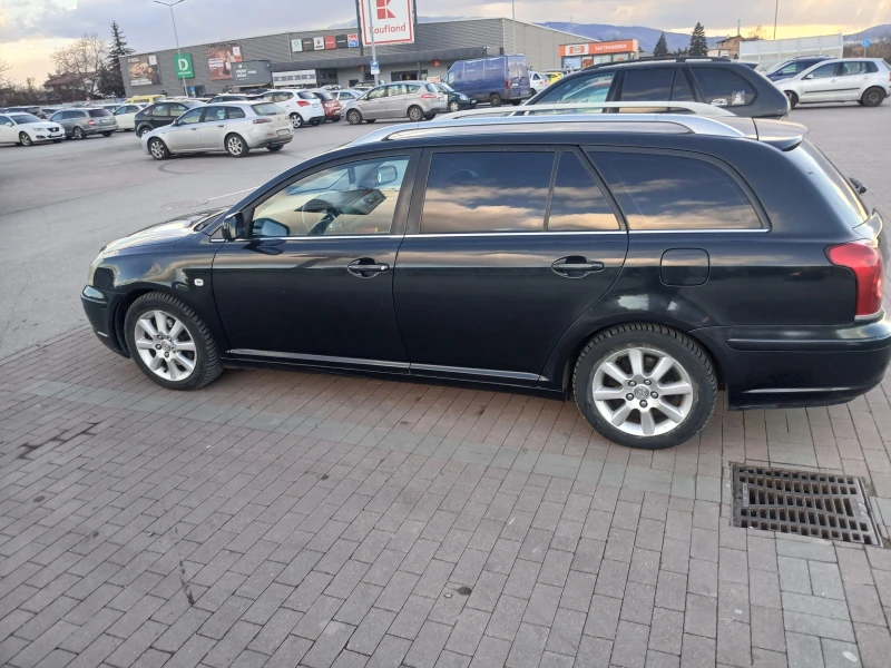 Toyota Avensis 2.2 D 4 D, снимка 4 - Автомобили и джипове - 52945124