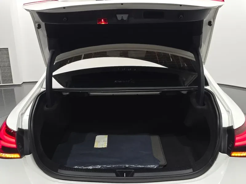 Mercedes-Benz A 220 Седан, снимка 15 - Автомобили и джипове - 54773721