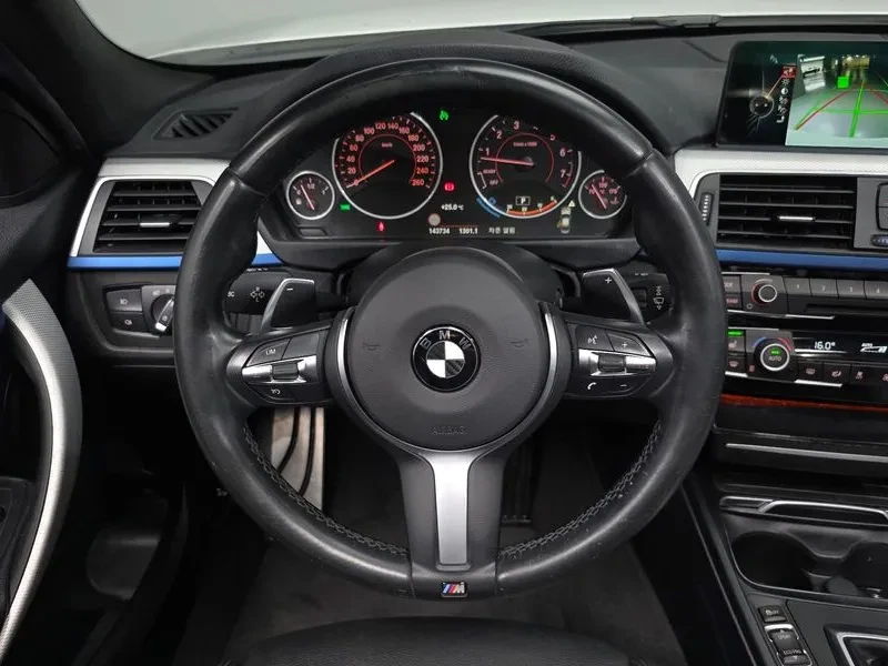 BMW 320 i M Sports - САМО 30% АВАНС, снимка 14 - Автомобили и джипове - 55896878