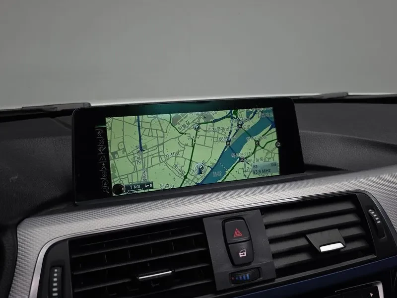 BMW 320 i M Sports - САМО 30% АВАНС, снимка 15 - Автомобили и джипове - 55896878