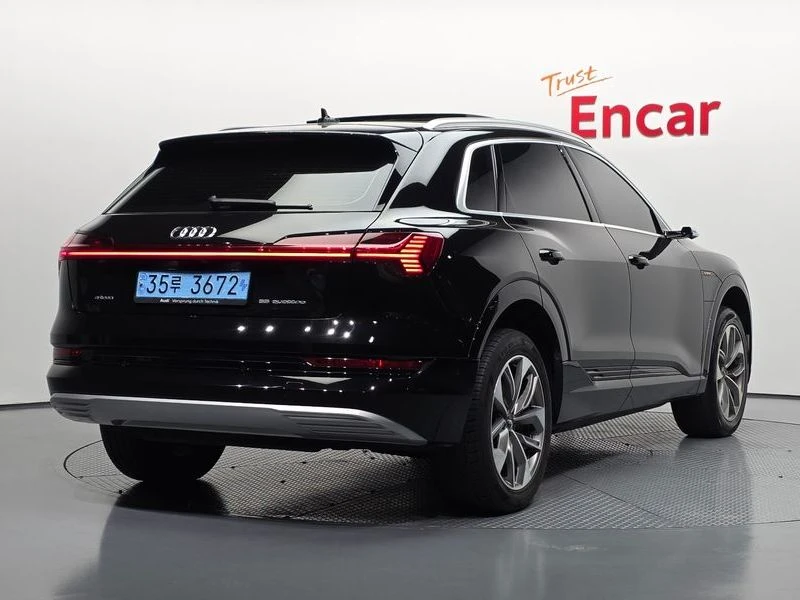Audi E-Tron 55 Quattro| 408к.с., снимка 2 - Автомобили и джипове - 56009566