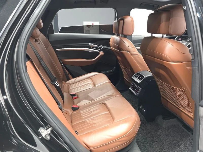 Audi E-Tron 55 Quattro| 408к.с., снимка 12 - Автомобили и джипове - 56009566