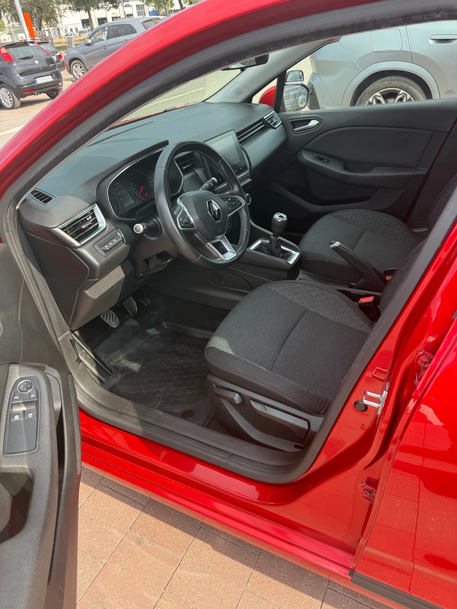 Renault Clio 1.5 DCi, Учебен - изображение 10