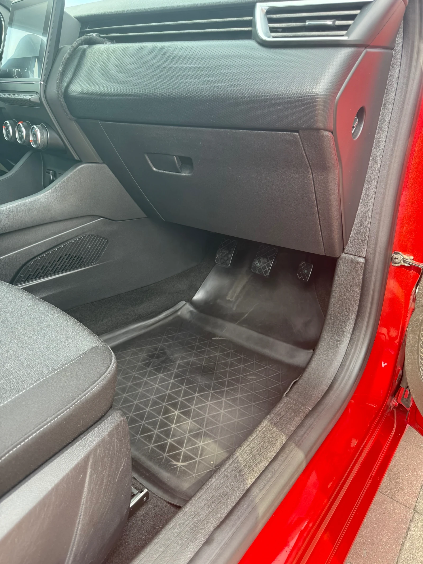 Renault Clio 1.5 DCi, Учебен - изображение 6