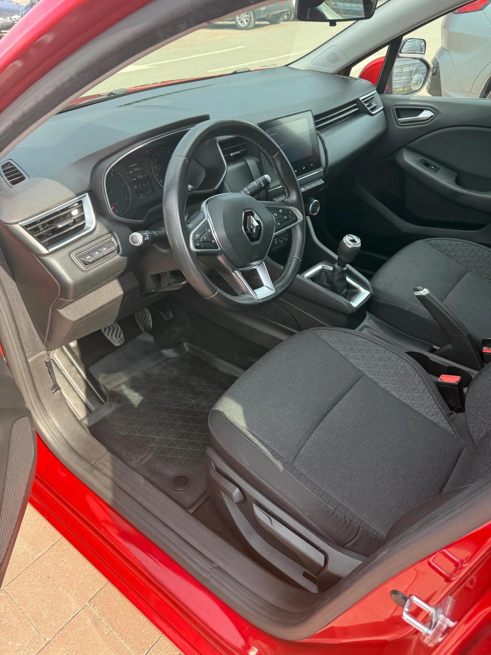 Renault Clio 1.5 DCi, Учебен - изображение 4