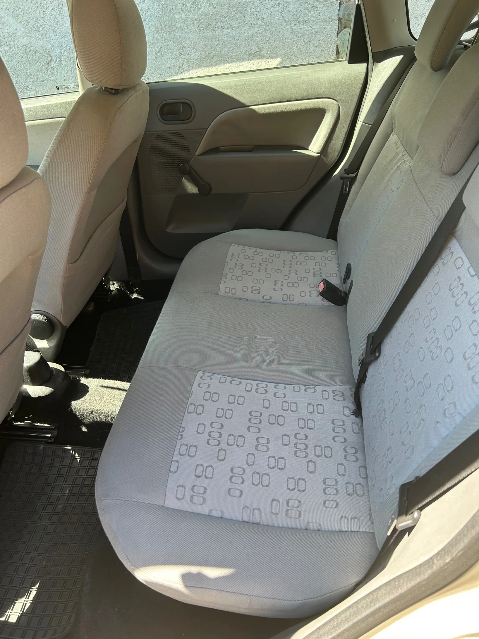 Ford Fiesta 1.25 GAZ - изображение 7
