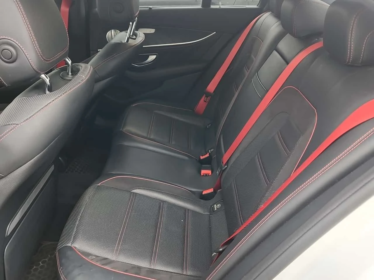 Mercedes-Benz E 53 AMG  * BURMESTER * ШИБИДАХ * ДИСТРОНИК * CARFAX * , снимка 11 - Автомобили и джипове - 54001383