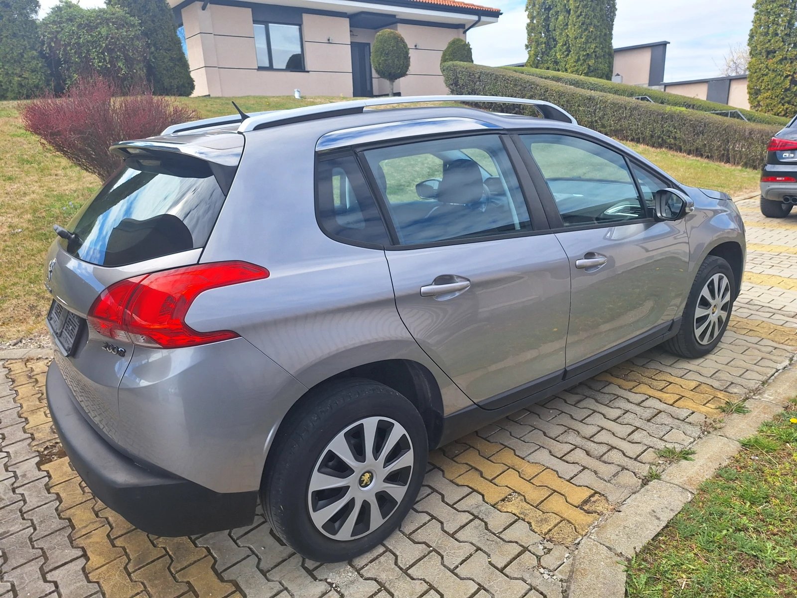 Peugeot 2008, снимка 5 - Автомобили и джипове - 54067623