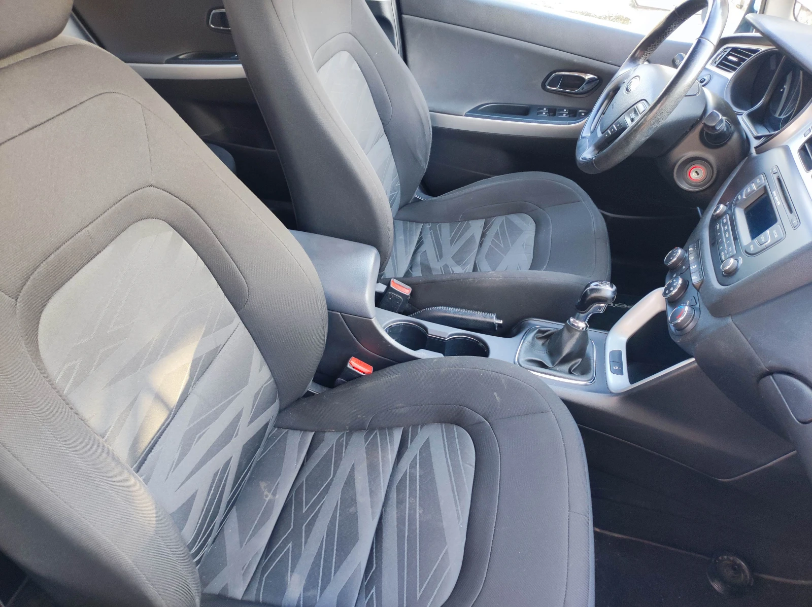 Kia Ceed, снимка 7 - Автомобили и джипове - 54301476