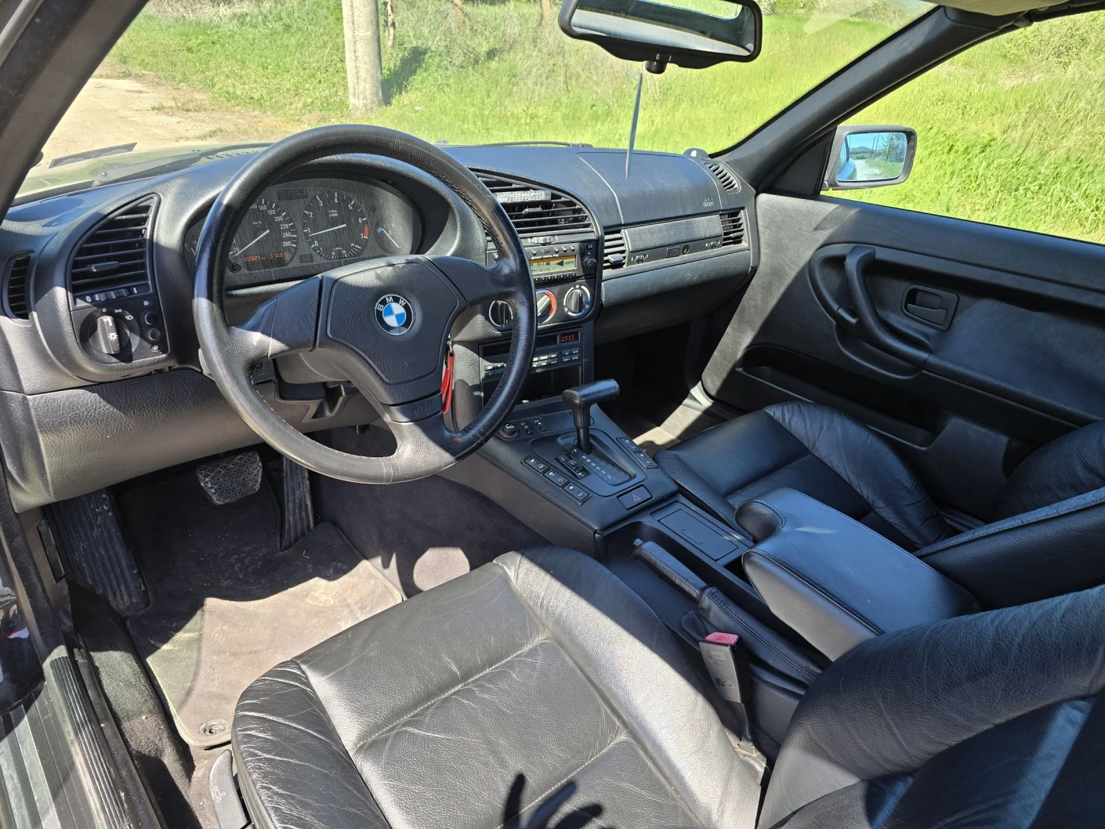 BMW 320, снимка 9 - Автомобили и джипове - 54322649
