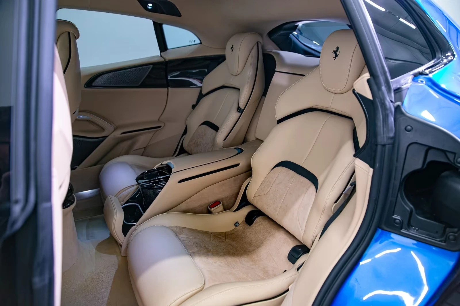 Ferrari Purosangue 6.5 V12 / BLU CORSA / CERAMIC / CARBON / PANO /  | Mobile.bg � ����������� 15