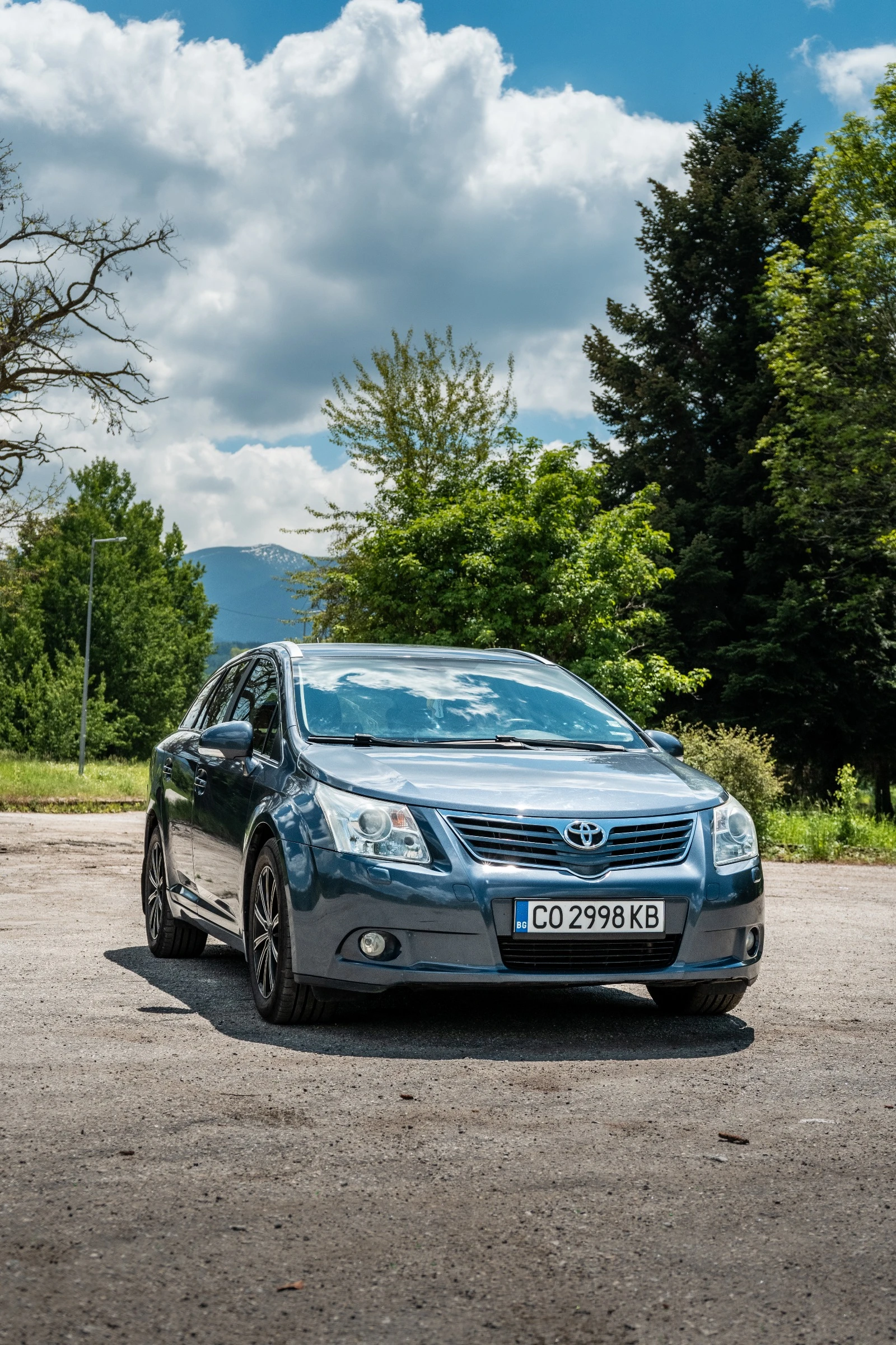 Toyota Avensis 2.2 D-4D, снимка 2 - Автомобили и джипове - 54680492