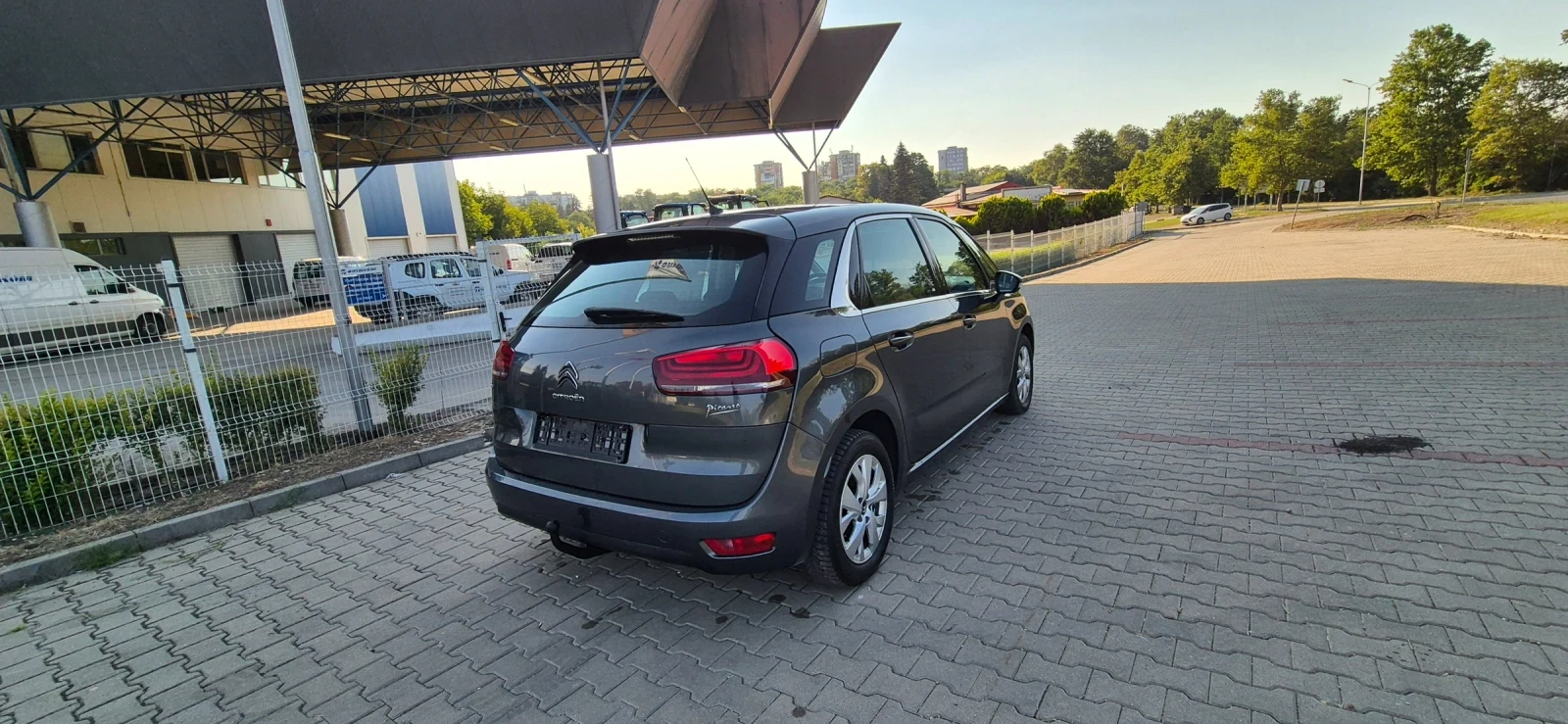 Citroen C4 Picasso 1.6 NAVI, снимка 8 - Автомобили и джипове - 55330199