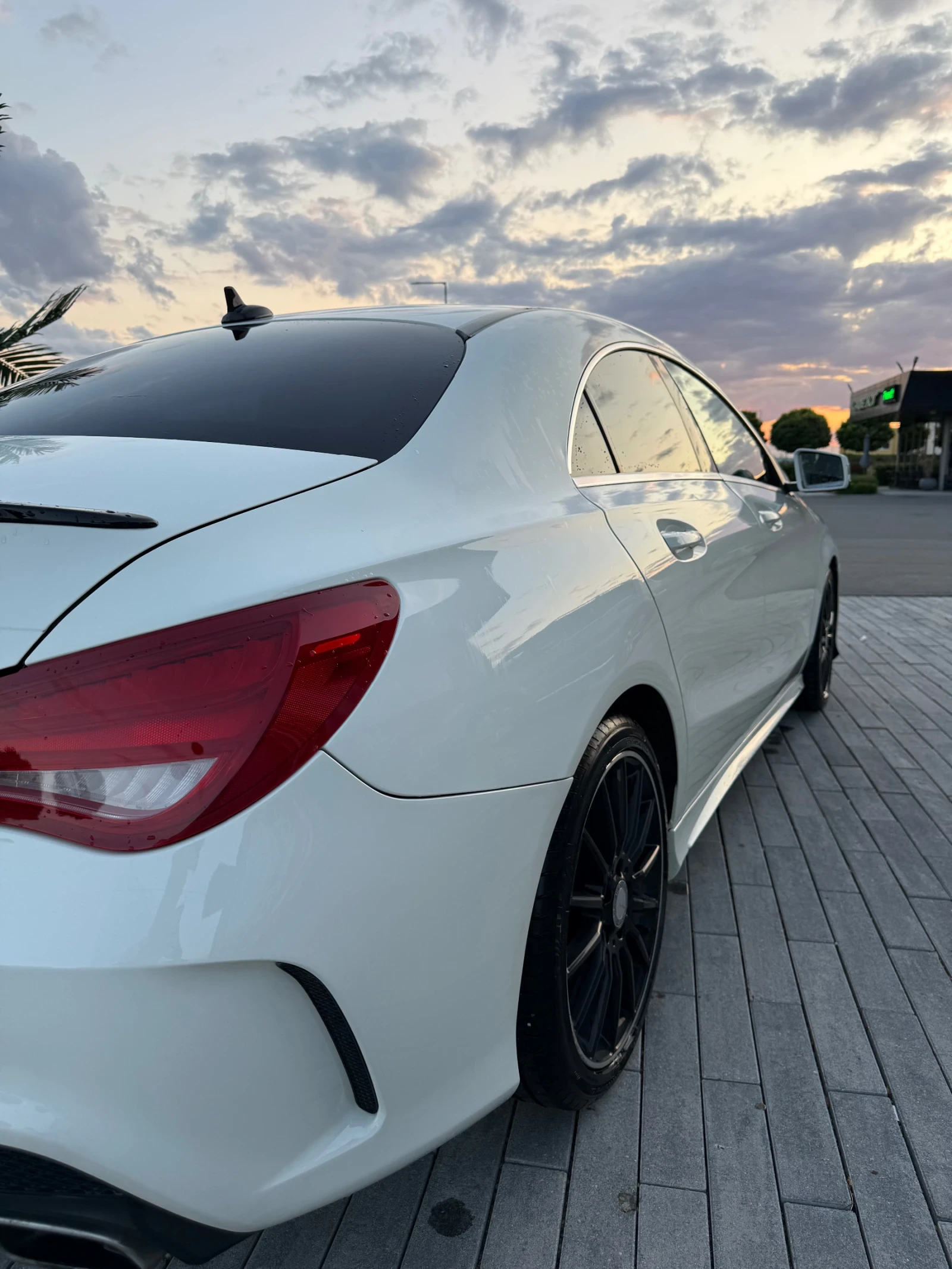 Mercedes-Benz CLA 220, снимка 4 - Автомобили и джипове - 55408630