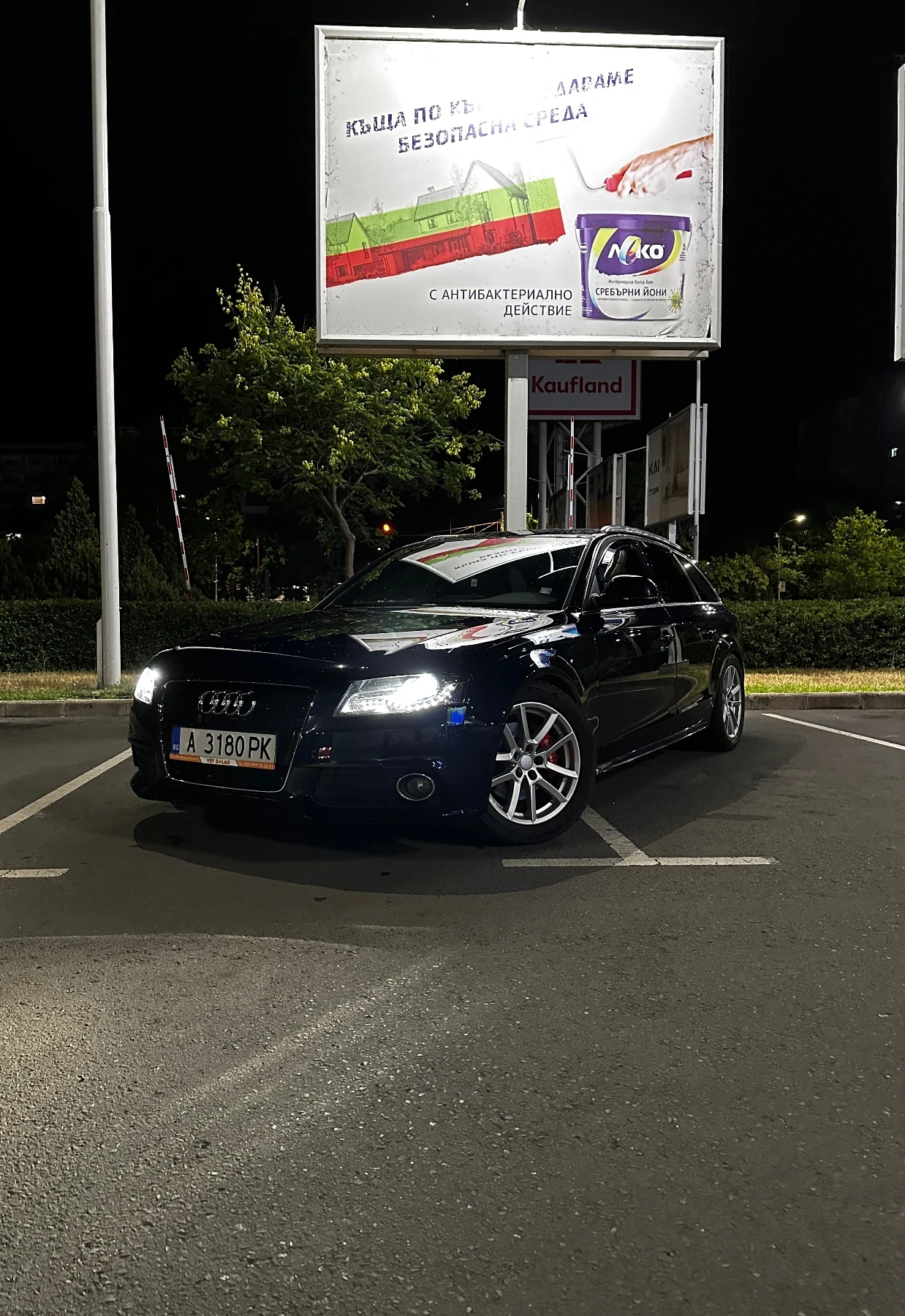 Audi A4 1.8T, снимка 17 - Автомобили и джипове - 55423115