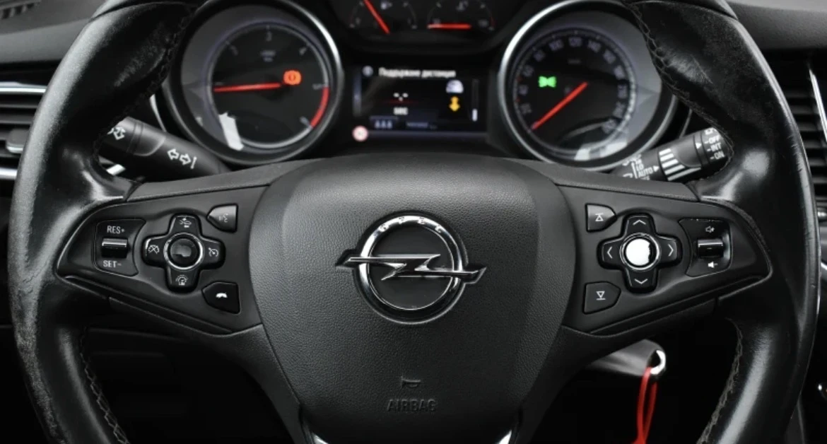Opel Astra, снимка 13 - Автомобили и джипове - 55447996