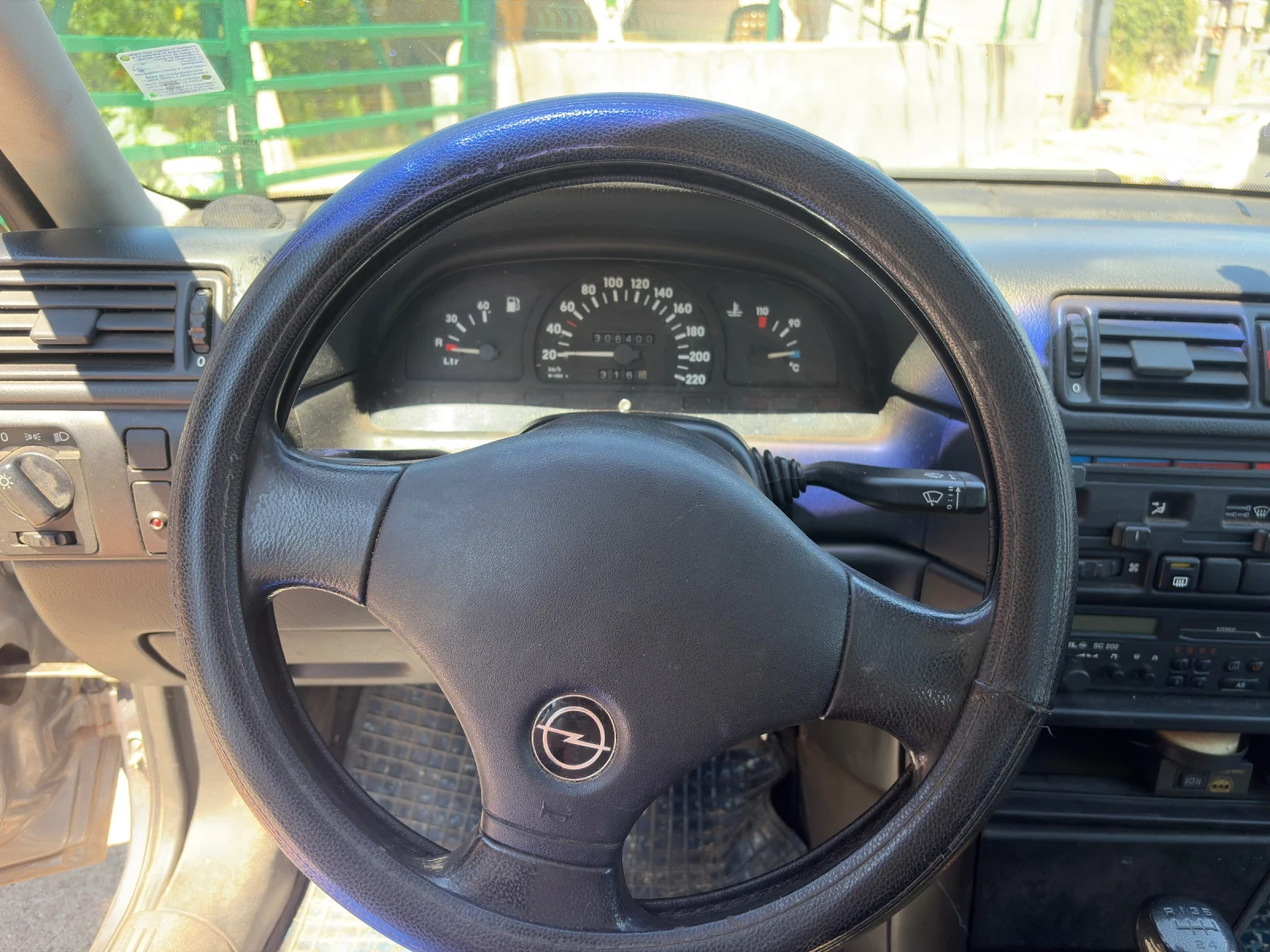 Opel Vectra 1.6i, снимка 7 - Автомобили и джипове - 55509047