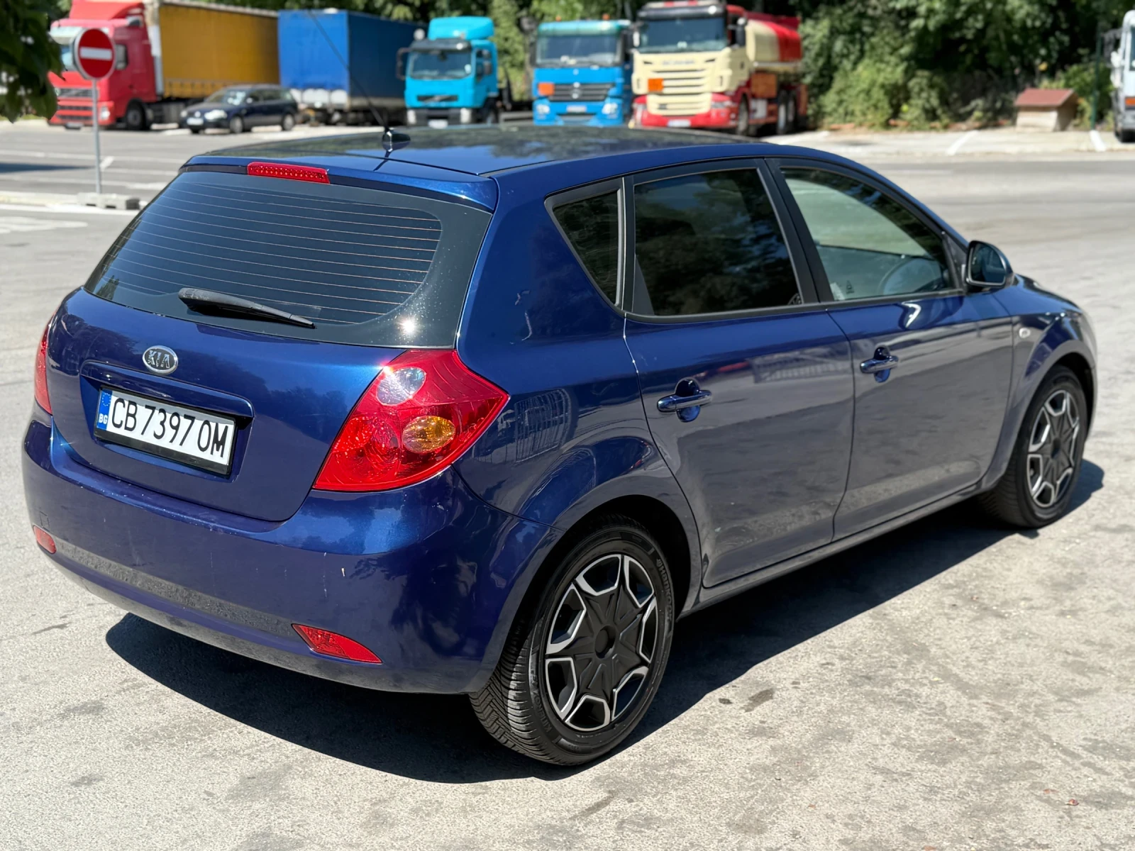 Kia Ceed 2.0 БЕНЗИН АВТОМАТИК ОБСЛУЖЕНА , снимка 3 - Автомобили и джипове - 55691210