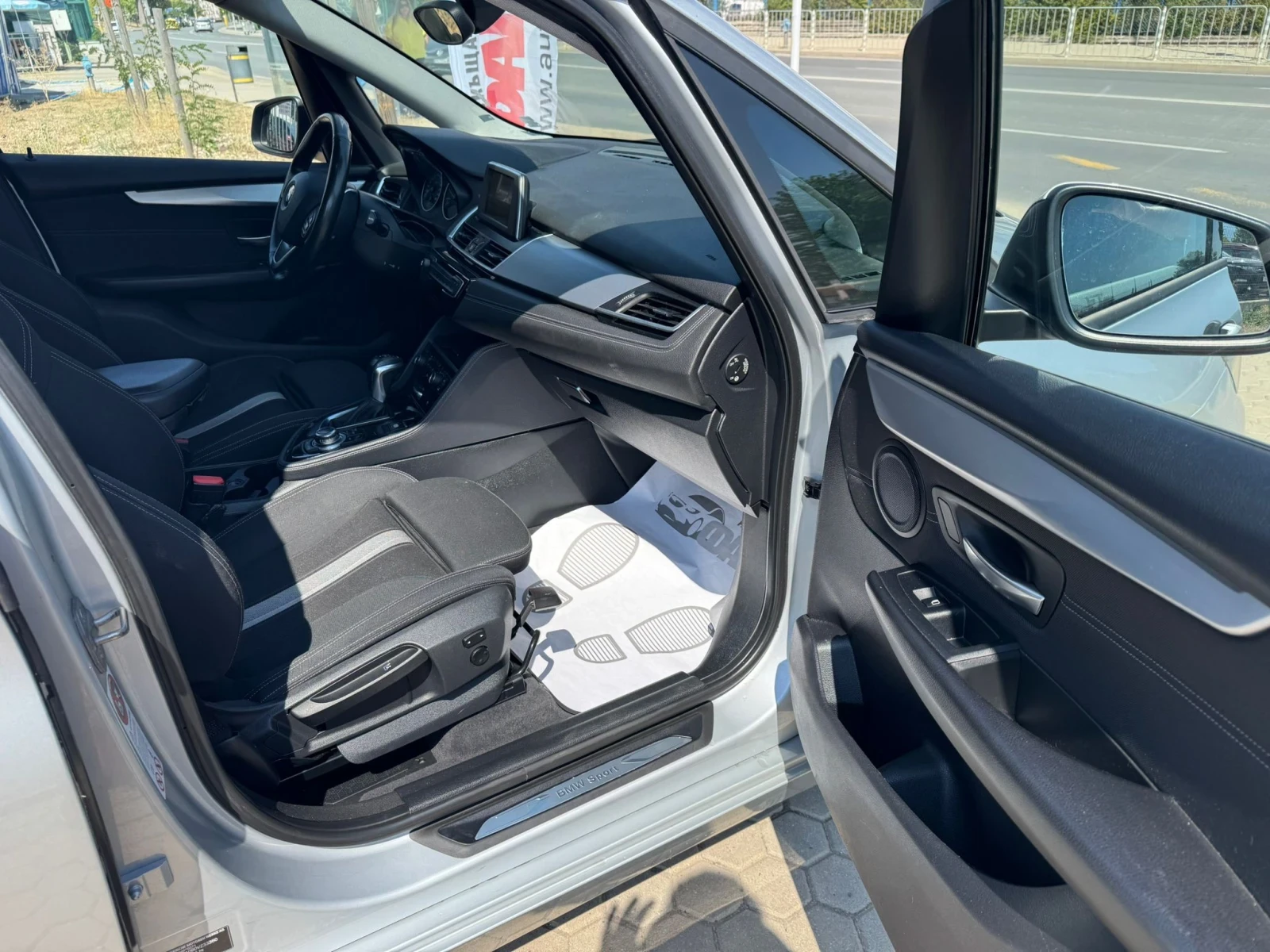 BMW 218 2.0D/AVTOMAT, снимка 13 - Автомобили и джипове - 55940989
