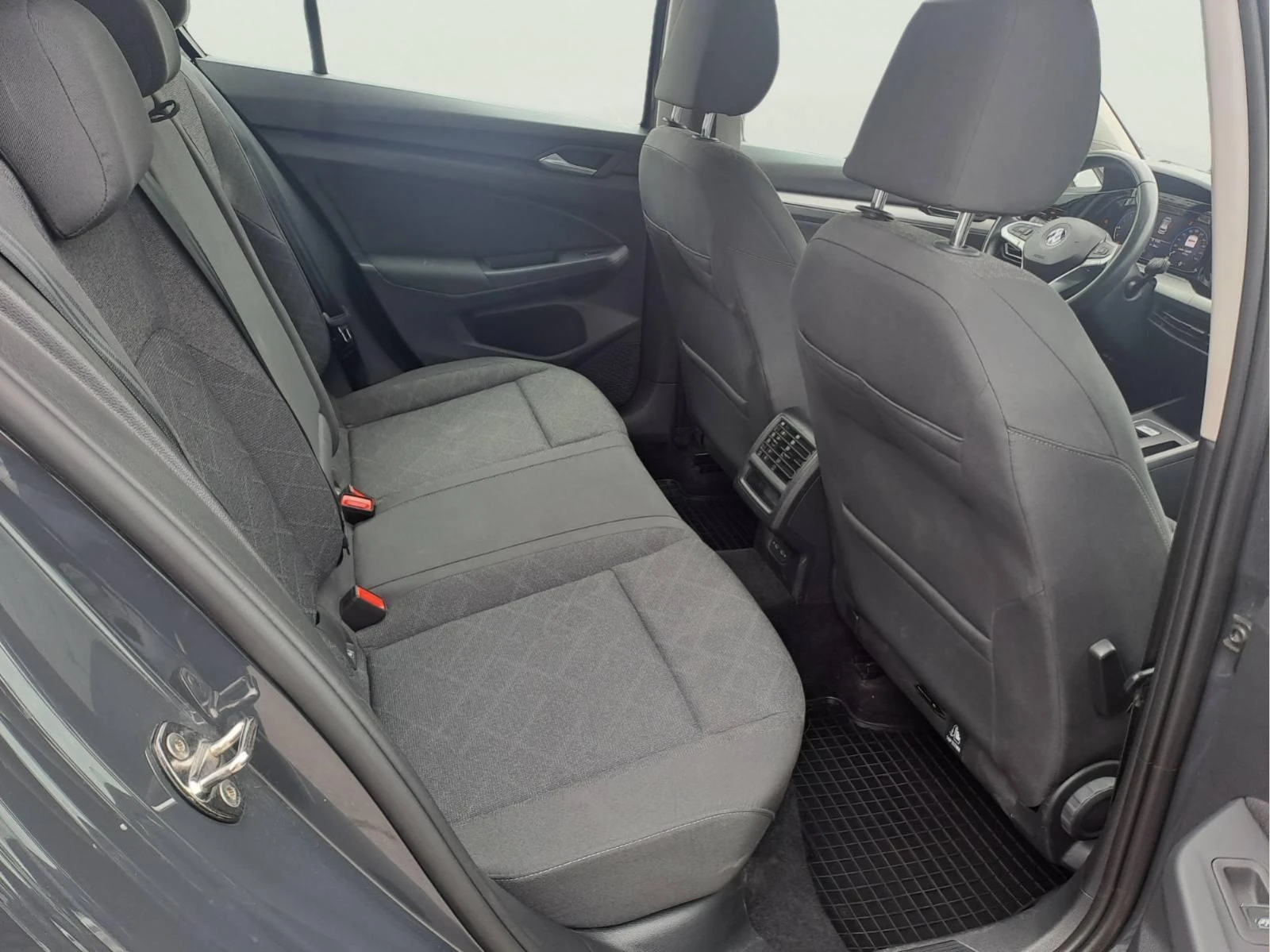 VW Golf 1.5 TSI, снимка 10 - Автомобили и джипове - 56145149