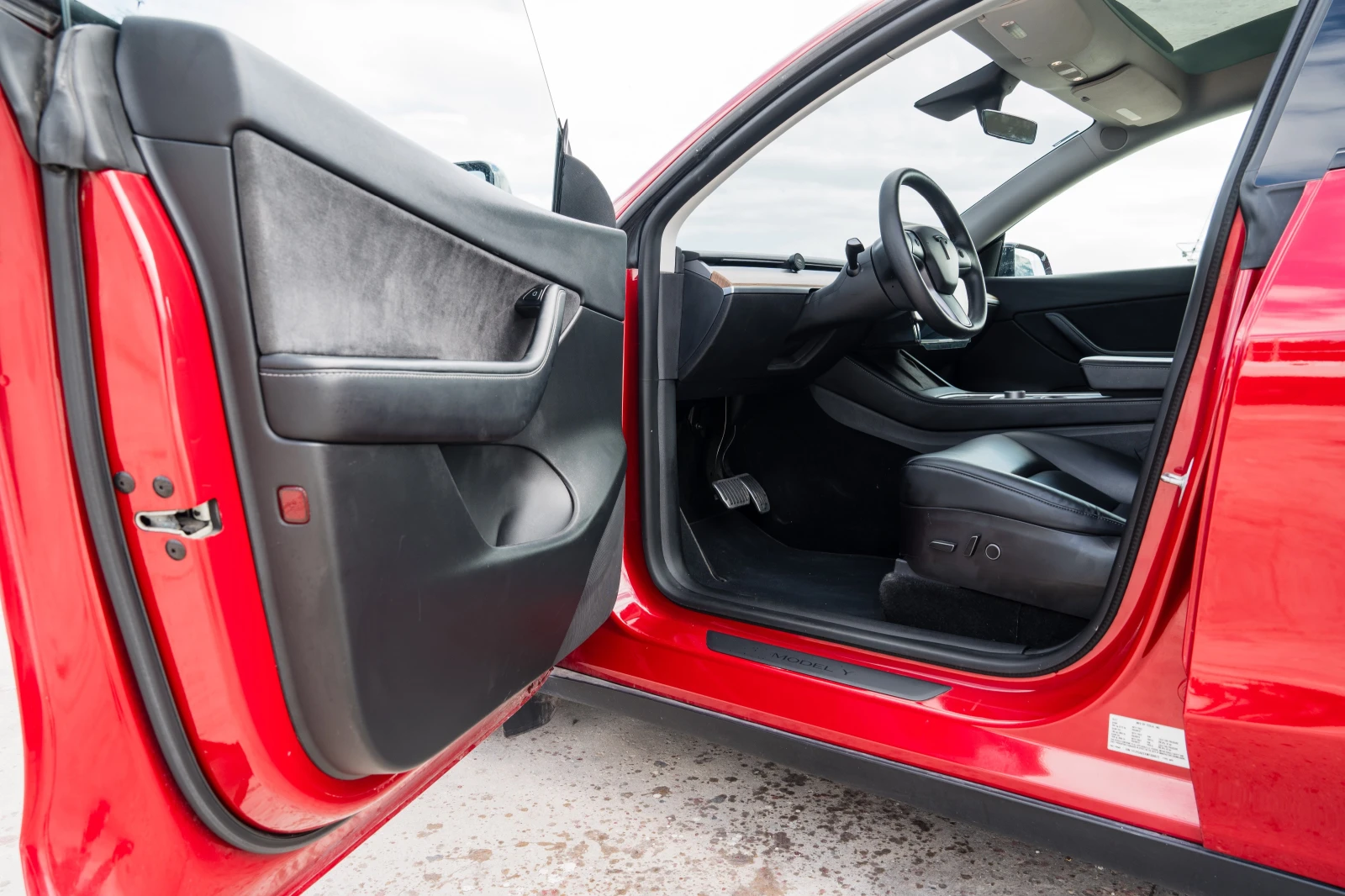 Tesla Model Y Long range 6+ 1, снимка 9 - Автомобили и джипове - 56293826