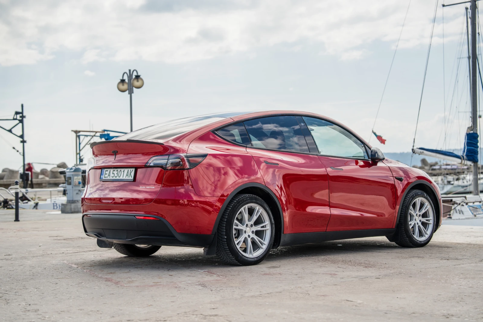 Tesla Model Y Long range 6+ 1, снимка 6 - Автомобили и джипове - 56293826