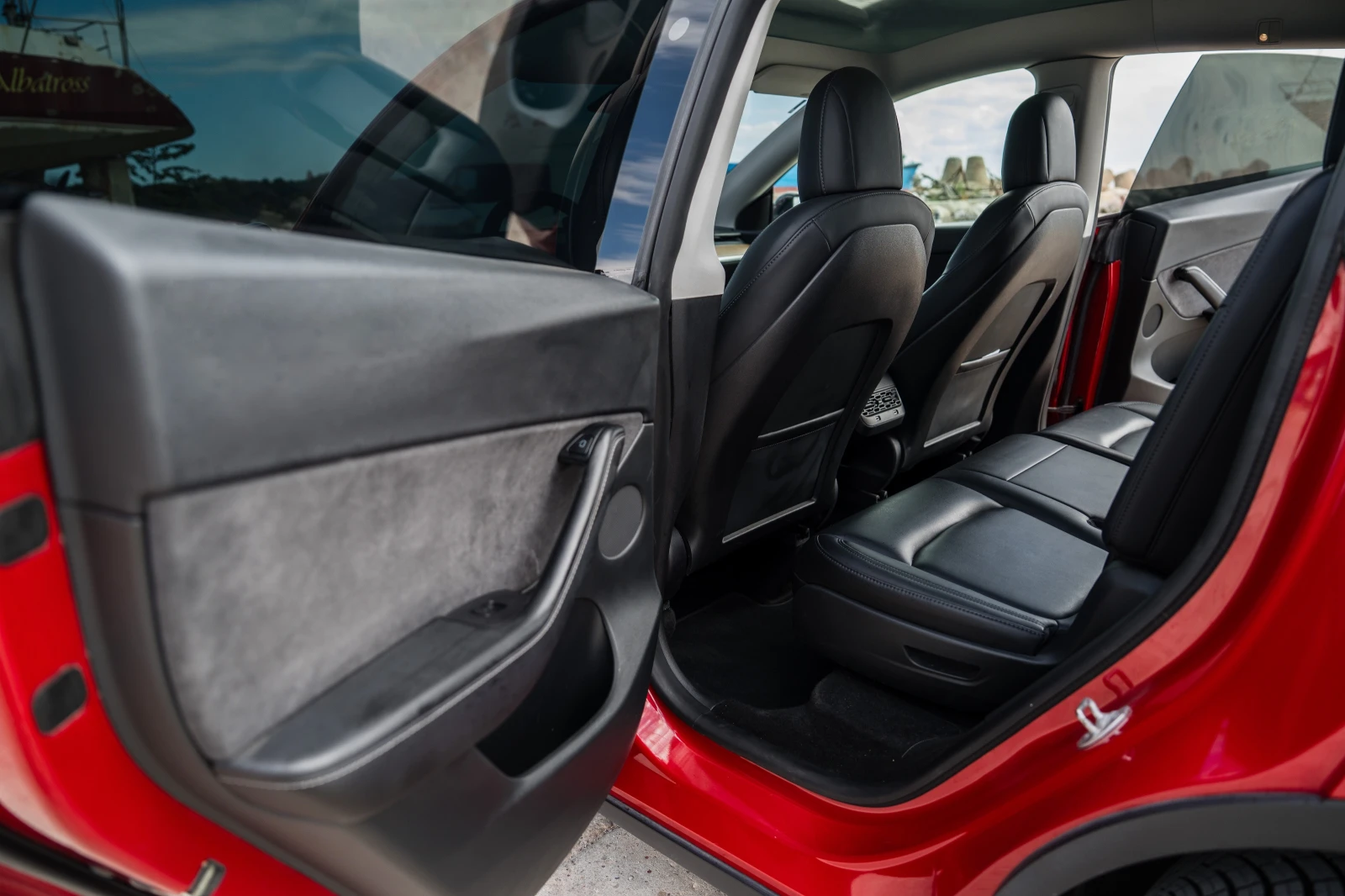 Tesla Model Y Long range 6+ 1, снимка 11 - Автомобили и джипове - 56293826