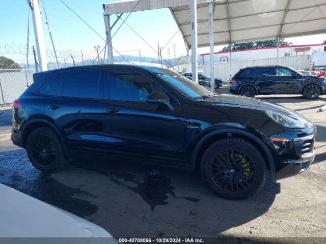 Porsche Cayenne E-HYBRID S, снимка 13 - Автомобили и джипове - 48210281