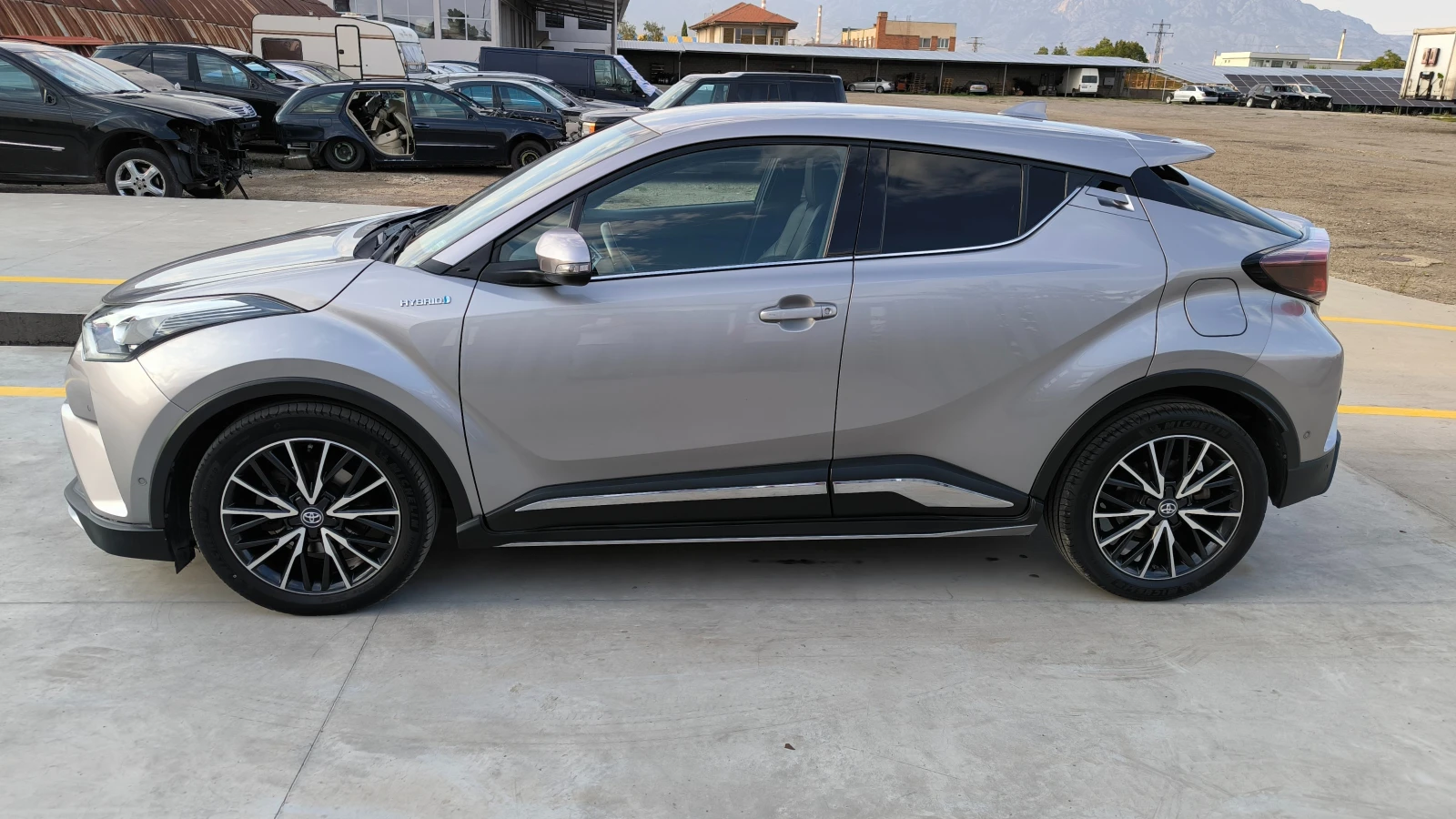 Toyota C-HR 1.8- HYBRID * LED* КОЖА* KEYLESS*  - изображение 6