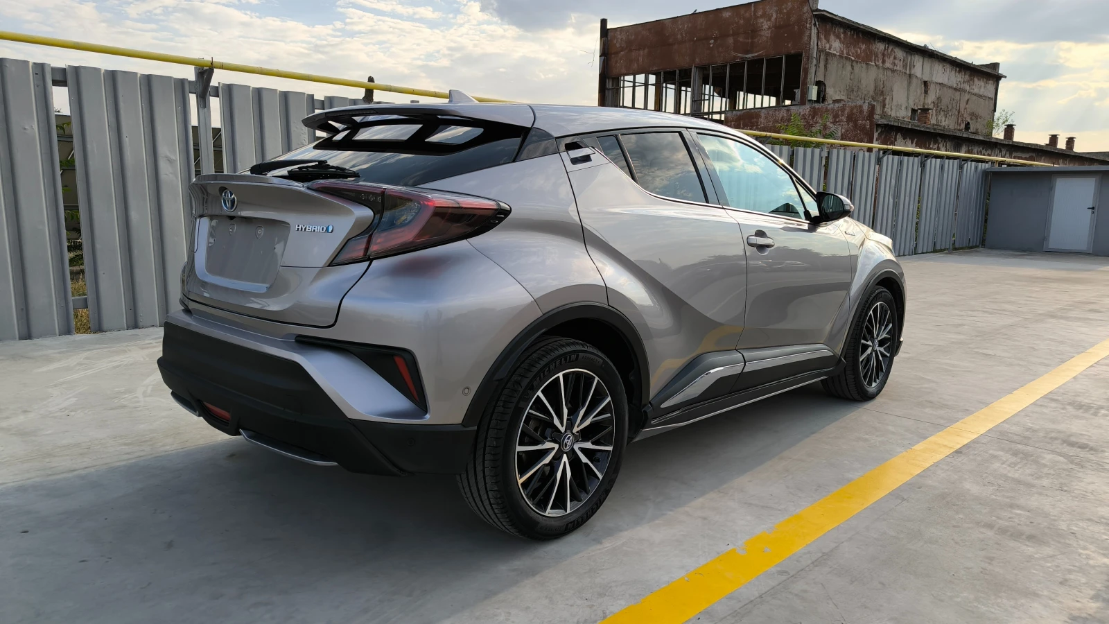 Toyota C-HR 1.8- HYBRID * LED* КОЖА* KEYLESS*  - изображение 3