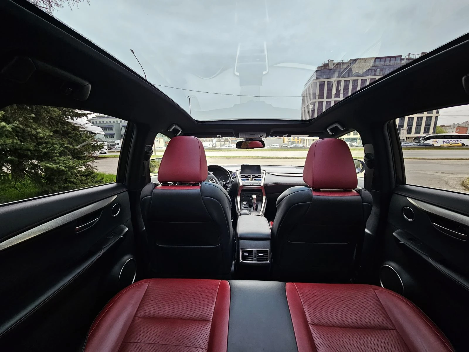 Lexus NX 300h F-SPORT/360 camera, снимка 4 - Автомобили и джипове - 54284772