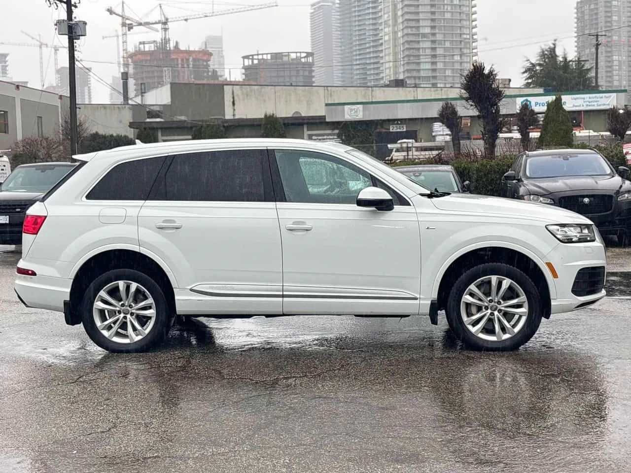 Audi Q7 3.0T Technik/CARFAX/360/PANO/ОБДУХВАНЕ, снимка 4 - Автомобили и джипове - 53934302