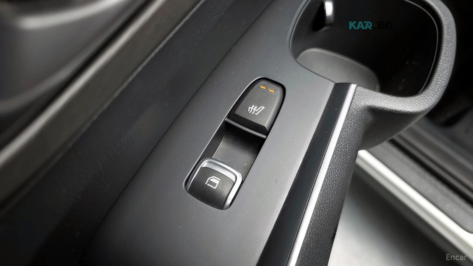 Kia Sorento 2.5* ОБДУВХАНЕ* 4 ПОДГРЕВА* ДИСТРОНИК* СЛЕД НА ЛЕН, снимка 17 - Автомобили и джипове - 54935182
