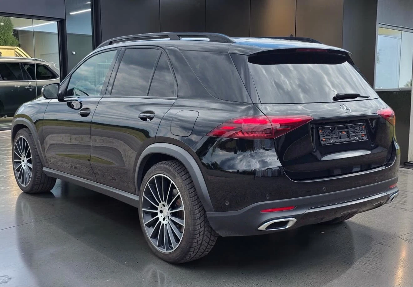 Mercedes-Benz GLE 350 AMG* 4M* Hybrid* Подгрев* Facelift* ЛИЗИНГ , снимка 3 - Автомобили и джипове - 55435209