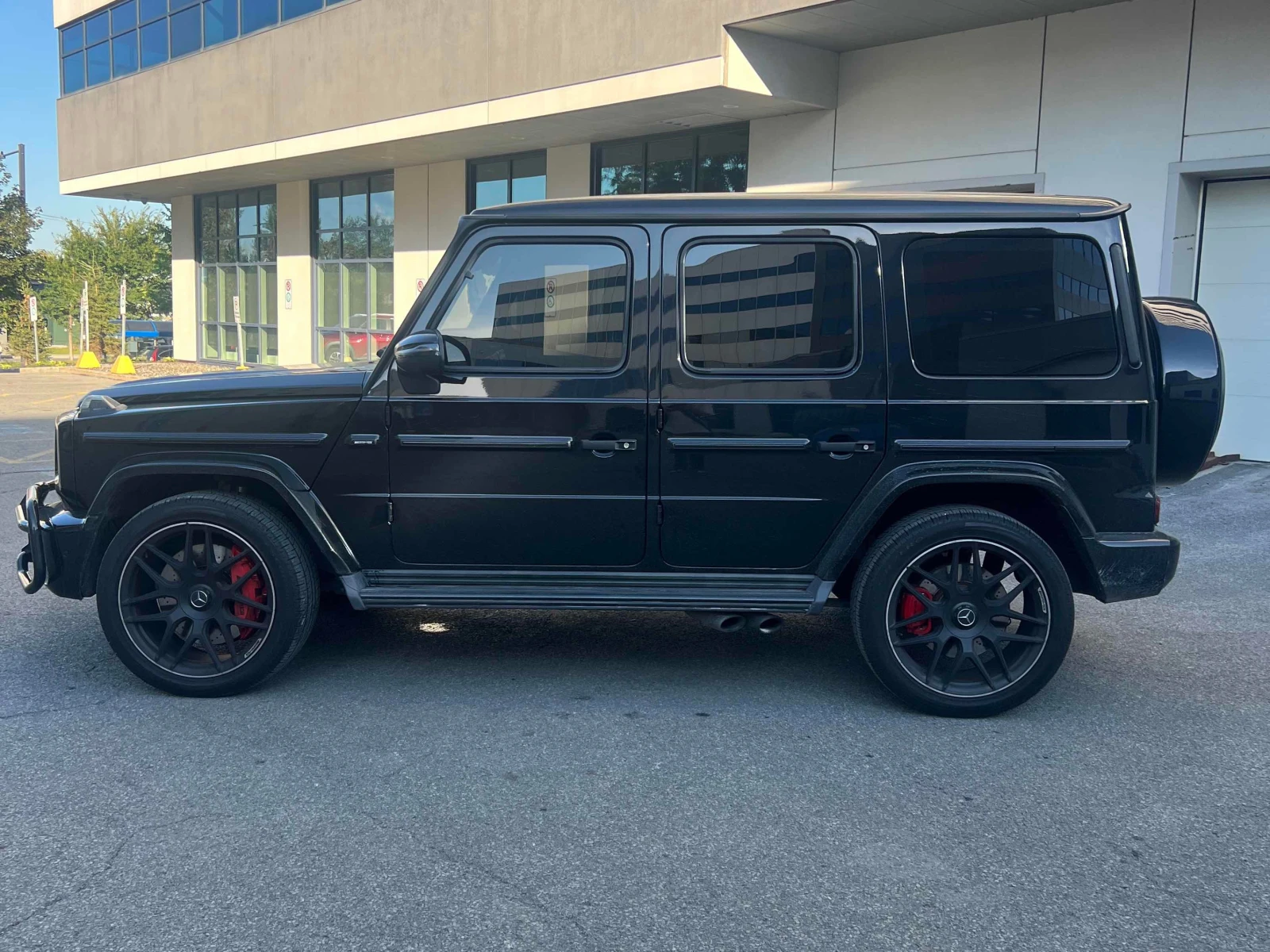 Mercedes-Benz G 63 AMG * CARFAX * БЕЗ ЗАБЕЛЕЖКА * АВТОКРЕДИТ, снимка 2 - Автомобили и джипове - 55898376